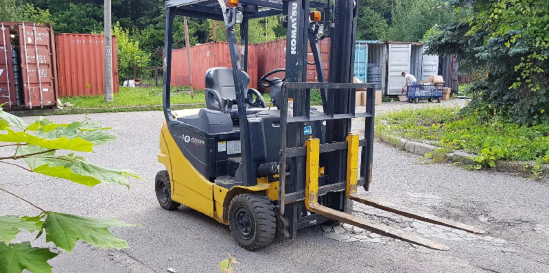 вилочный погрузчик